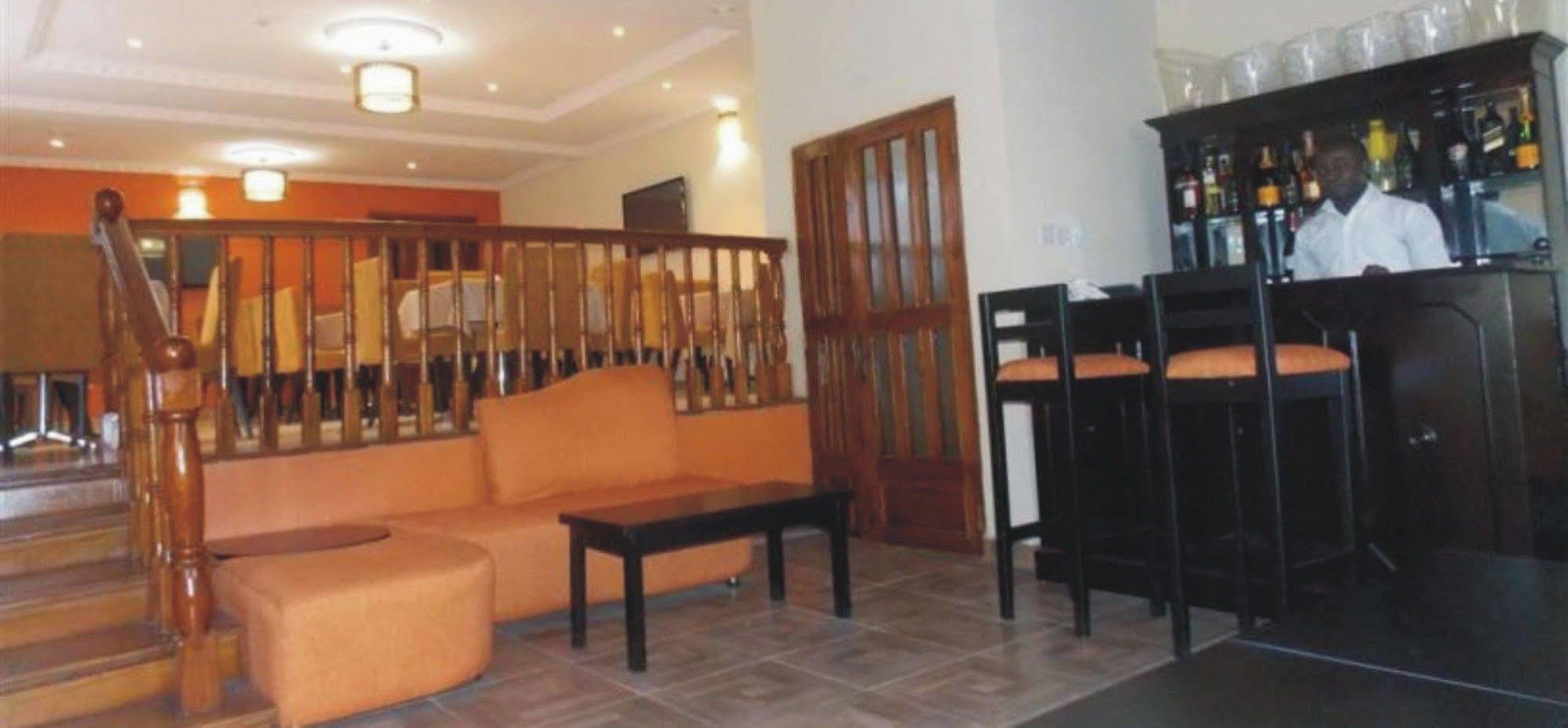 Crown Cottage Hotel Ikeja Exterior photo